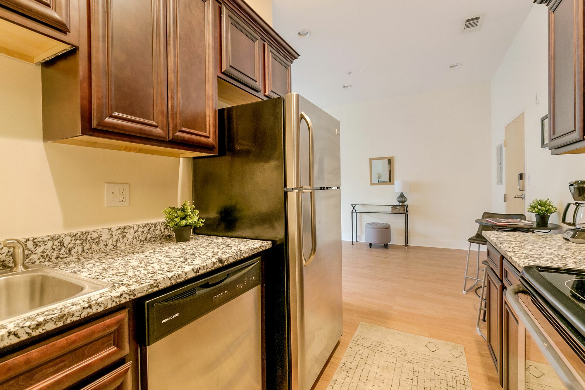 Apartment Airy 1br In Arts/warehouse District By Sonder New Orleans