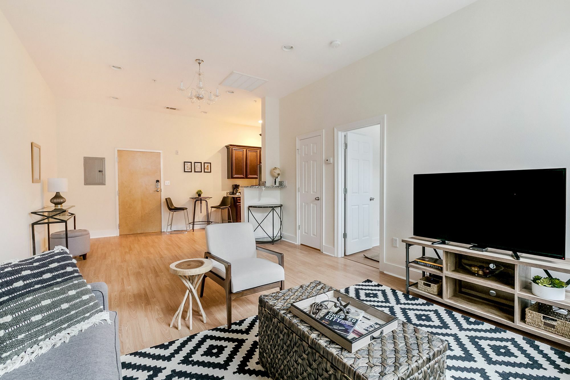 Apartment Airy 1br In Arts/warehouse District By Sonder