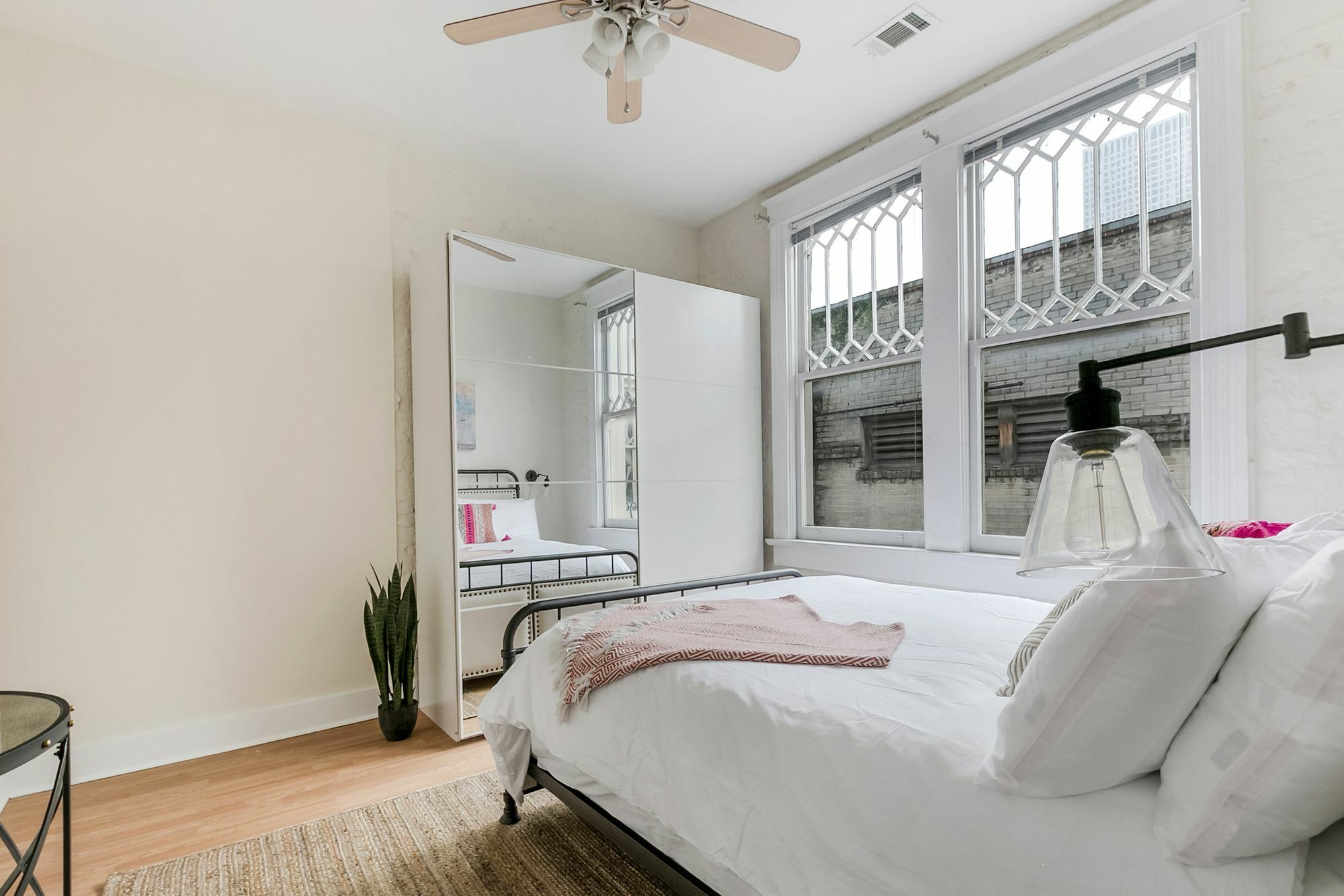 Airy 1br In Arts/warehouse District By Sonder Apartment